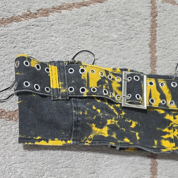 AKIRA Black and Yellow Crop Top with Silver Buckle - Picture 3 of 7